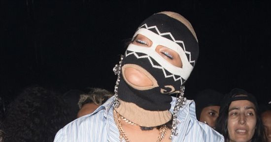 ريهانا ملكة المخاطرة بالـstyle.. شاهد إطلاتها فى Coachella 2018