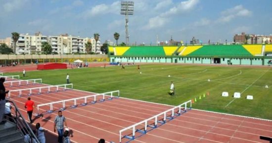وزير الرياضة يتفقد تدريبات نادى أسوان استعداداً للدورى