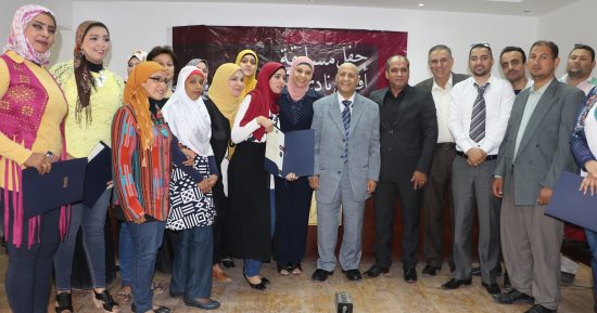 صور.. توزيع جوائز مسابقة أفضل نادى تكنولوجيا معلومات بقصور الثقافة