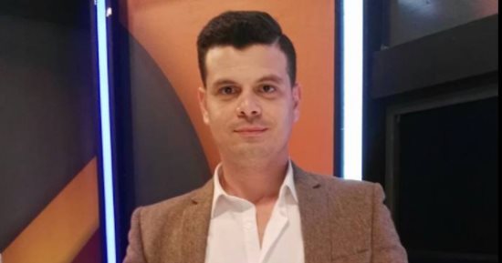 الفرق بين الإدارة والقيادة محور نقاش برنامج "حكيم باشا" للإعلامى تامر نبيل
