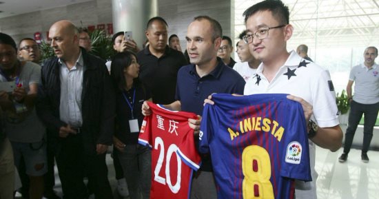 إنييستا يعلن الرحيل عن برشلونة بعد نهائى كأس الملك أمام إشبيلية 