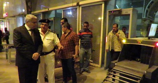 مساعد وزير الداخلية: مساعدة كبار السن والنساء بوسائل المواصلات