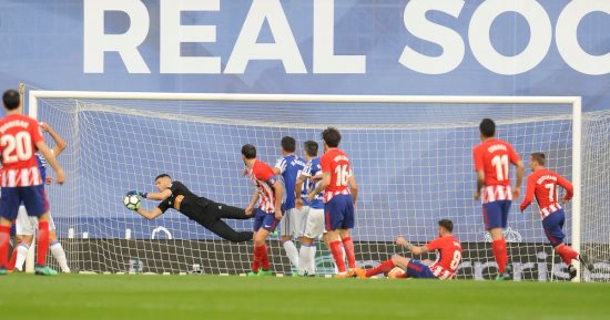 فيديو.. 3 نقاط تفصل برشلونة عن لقب الدورى الإسبانى بعد سقوط أتلتيكو مدريد 