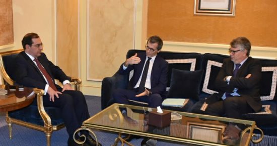 وزير البترول يبحث مع مسئولى "شل" خطط تنمية مشروع المرحلة 9ب بالبحر المتوسط
