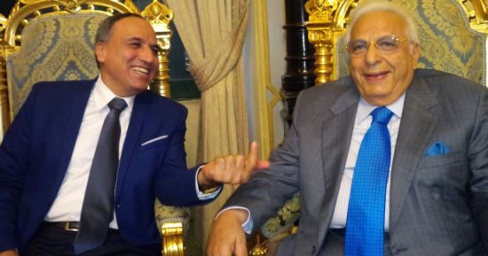 أطباء مصر يدقون ناقوس الخطر.. 4 عوامل تدمر الشباب أبرزها التدخين والسمنة والإدمان.. الدكتور أحمد عكاشة: أمراض المزاج والاكتئاب تتسبب فى ضعف التركيز والقلق وشل القدرات.. ونقيب الصحفيين يحذر من مخاطر التكنولوجيا