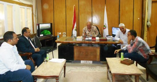 صور.. وفد مشروعات المحليات يزور سوهاج لتطوير 14 مركز تكنولوجى 