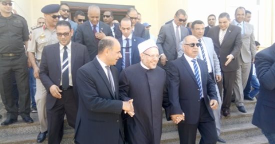 المفتى ومحافظ كفر الشيخ يفتتحان مسجد الجامعة ويضعان حجر أساس معهد الأورام
