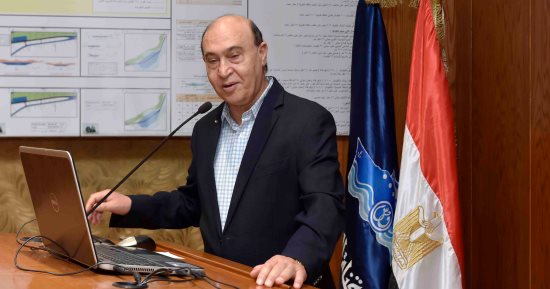 الفريق مهاب مميش: عبور 58 سفينة بحمولة 3.7 مليون طن