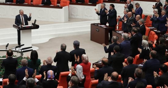 برلمان تركيا يمدد التفويض الممنوح للجيش التركى من أجل العدوان فى سوريا والعراق