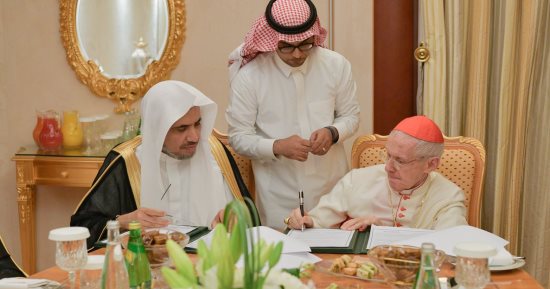 اتفاقية تعاون تاريخية بين رابطة العالم الإسلامى والمجلس البابوى بالفاتيكان
