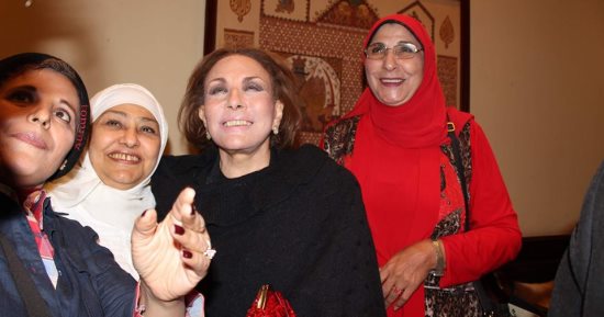 صور.. لبنى عبد العزيز وشقيقة سعاد حسنى فى حفل فنى بمعهد الموسيقى العربية