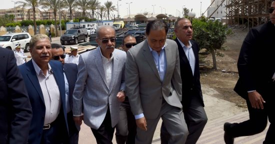 صور.. رئيس الوزراء يتفقد بعد قليل محور بحيرة الصيادين بالإسماعيلية 