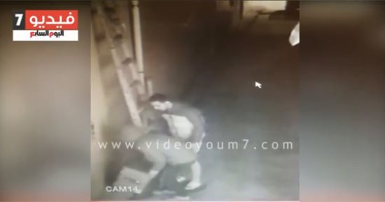 البحث عن مجهولين كسروا باب مكتب وسرقوا محتوياته بالجيزة