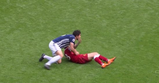 كلوب: حجازى يستحق الطرد فى واقعة الاعتداء على لاعب ليفربول.. فيديو