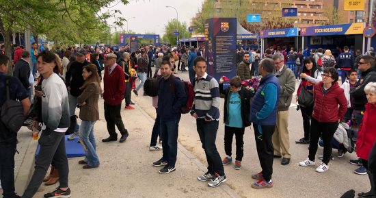 فيديو.. جماهير برشلونة تغزو مدريد قبل نهائى الكأس أمام إشبيلية