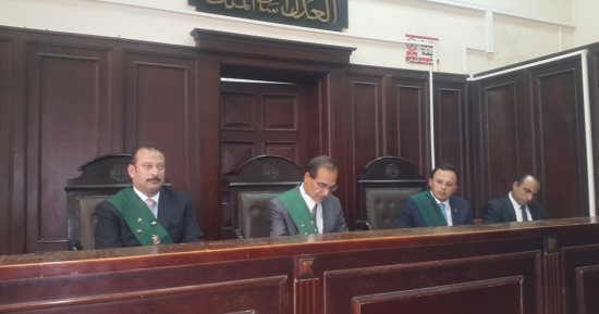 جنايات الإسماعيلية تؤجل محاكمة 3 متهمين بتهريب 10 كيلو هيروين لـ23 أبريل