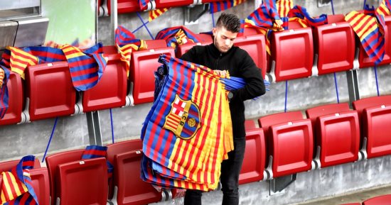 ملعب نهائى الكأس جاهز لمباراة برشلونة وإشبيلية.. والجماهير تهاجم رونالدو