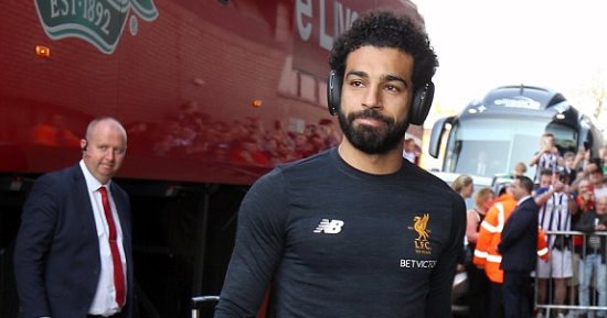 محمد صلاح يصل ملعب مباراة ليفربول ووست بروميتش.. صور
