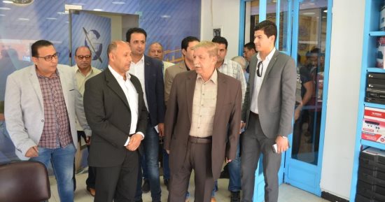 محافظ الإسماعيلية يتفقد أحد المشروعات الشبابية بمدينة القصاصين
