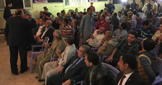 صور وفيديو.. مركز شباب محمد صلاح كامل العدد قبل إعلان نتيجة أفضل لاعب بإنجلترا