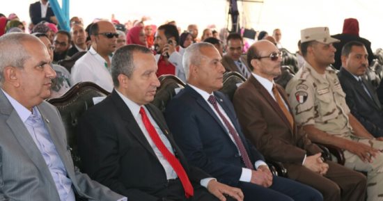 بدء ندوة الفنان محمد صحبى "مستقبلنا فى عيون شبابنا" بجامعة السويس