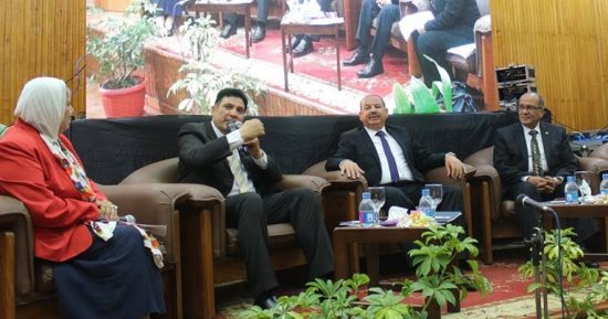 صور .. كلية العلوم بجامعة الإسكندرية تحتفل باليوم العالمى للأرض