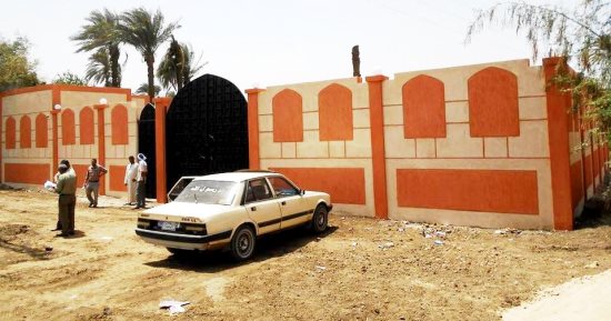 صور.. إنشاء جراج للوحدة المحلية لقرية عنيبس بسوهاج بتكلفة 225 ألف جنيه