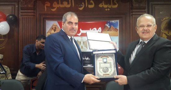 جامعة القاهرة تكرم رئيس جامعة الأزهر ونائبه طارق سلمان