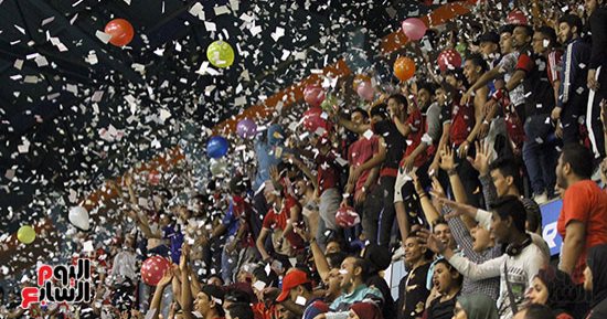 فيديو.. جماهير كثيفة تؤازر رجال يد الأهلى فى نهائى أفريقيا للكئوس 