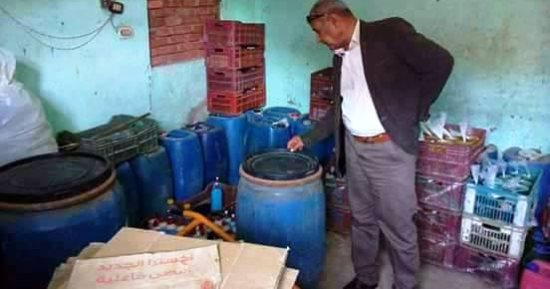 صور ..ضبط مصنع منظفات ومساحيق صناعية غير صالحة للاستهلاك بسوهاج 