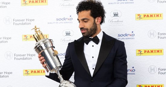 "الأسطورة محمد صلاح" يتصدر تويتر عقب فوزه بأفضل لاعب بالدورى الإنجليزى