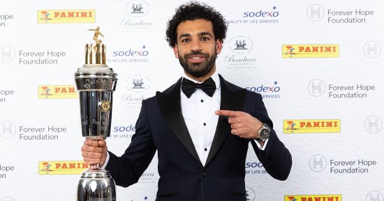فيديو وصور.. "محمد صلاح ملك إنجلترا".. هداف ليفربول يفوز بجائزة أفضل لاعب فى الدورى الإنجليزى.. الفرعون يتفوق على هارى كين ودي خيا وثلاثى مانشستر سيتى.. "بيكاسو" أول مصرى وثانى عربى وإفريقى يحصد اللقب