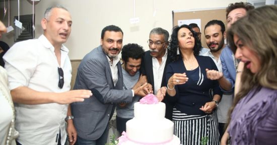 صور.. جامعة خاصة تكرم نجوم وصناع مسلسل "أبو العروسة"