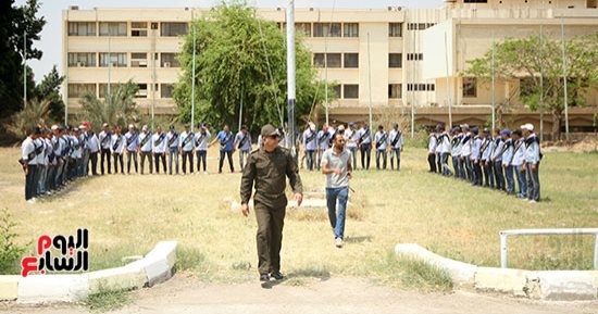 رئيس جامعة الأزهر ونوابه يضعون إكليل الزهور على النصب التذكارى للجامعة - صور
