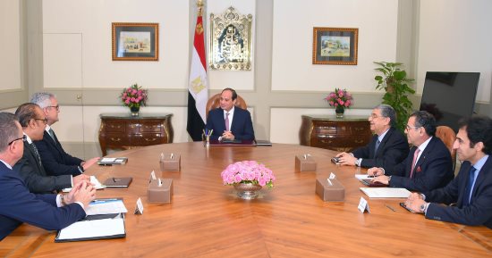 صفحة السيسى على "فيس بوك" تنشر فيديو ملخص أنشطة الرئيس فى أسبوع