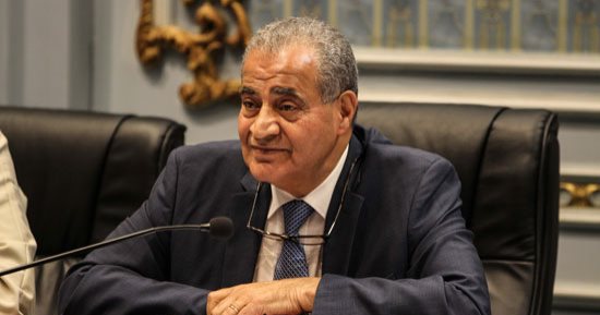 وزير التموين يجتمع بمديرى المديريات غدًا لبحث إضافة المواليد بالبطاقات