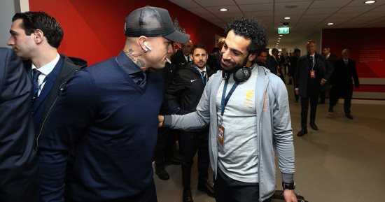 وصول محمد صلاح ونجوم ليفربول لـ"الأولمبيكو" قبل قمة روما.. فيديو