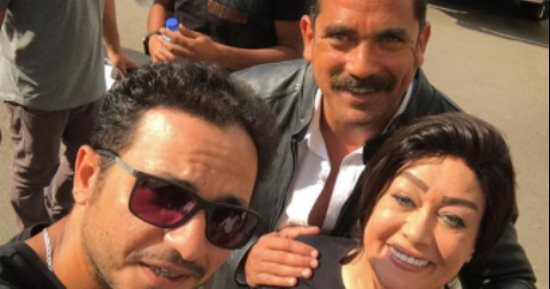 سيلفى يجمع أمير كرارة وهالة فاخر وبيتر ميمى من كواليس "كلبش 2"