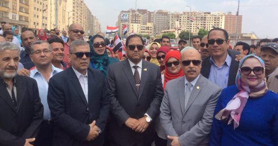 محافظ الغربية يضع إكليلا من الزهور على النصب التذكارى بمناسبة عيد تحرير سيناء 