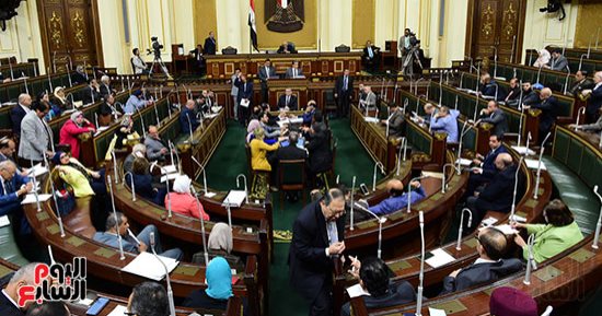 نواب منتقدين مشكلة القمامة: نناقش حلها منذ 50 سنة ولم نتعلم من النباشين - صور
