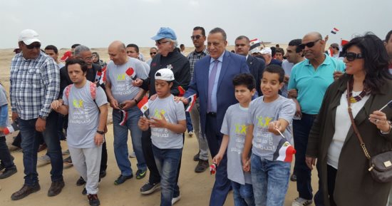 محافظ الجيزة يشارك ذوى الاحتياجات الخاصة بمهرجان للمشى بمنطقة الأهرامات