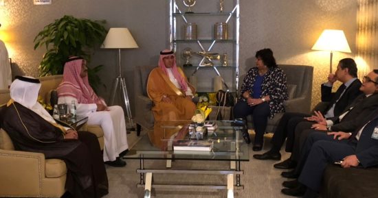 وزير الثقافة السعودى يستقبل إيناس عبد الدايم فى مطار الملك خالد الدولى