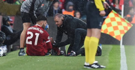 رسميا.. تشامبرلين يغيب عن كأس العالم بسبب إصابة مباراة ليفربول وروما