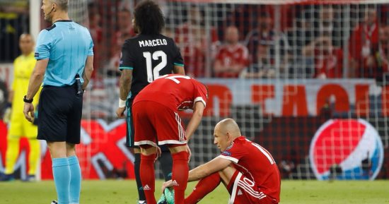 بايرن ميونخ يفقد روبن بعد مرور 8 دقائق من قمة ريال مدريد للإصابة