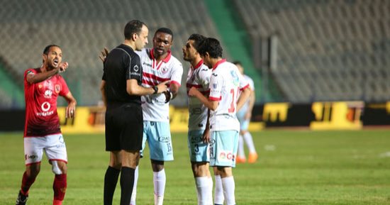 حكم الأهلى والزمالك: اللاعبون فى مصر يخافون الحكام الأجانب 