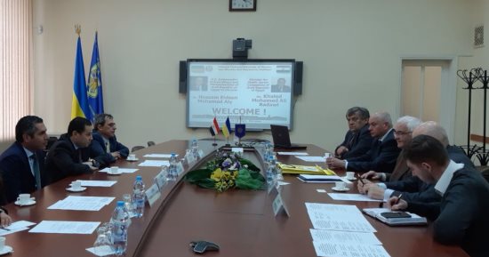 وزير قطاع الأعمال يزور مركز الهندسة الميكانيكية بأكبر جامعات أوكرانيا