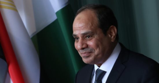 "حكاية وطن".. كتاب مزين بالذهب هدية العمال للسيسي فى عيدهم غدا