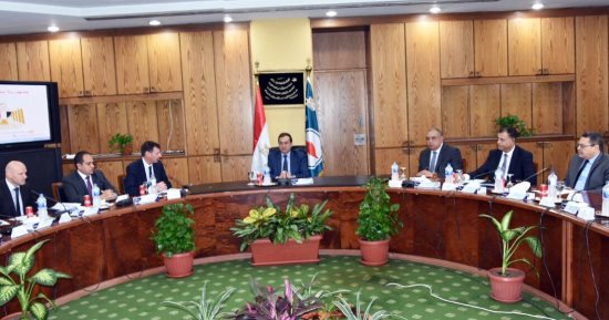 وزير البترول يبحث مع وفد من "بى بى" زيادة استثمارات الشركة فى القطاع