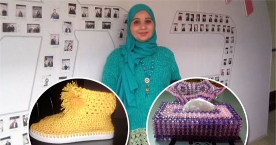 التعب مش نهاية المطاف.. رحلة كريمة من الإصابة بسرطان الثدى للتطوع ومنح الأمل للمرضى.. السيدة الأربعينية تصنع المشغولات اليدوية وتأمل فى تدريب المريضات على صناعة "الكورشيه والخرز"