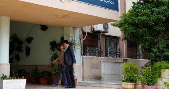 صور.. بشار الأسد وزوجته يزوران مدرسة بنات الشهداء فى المزة بدمشق